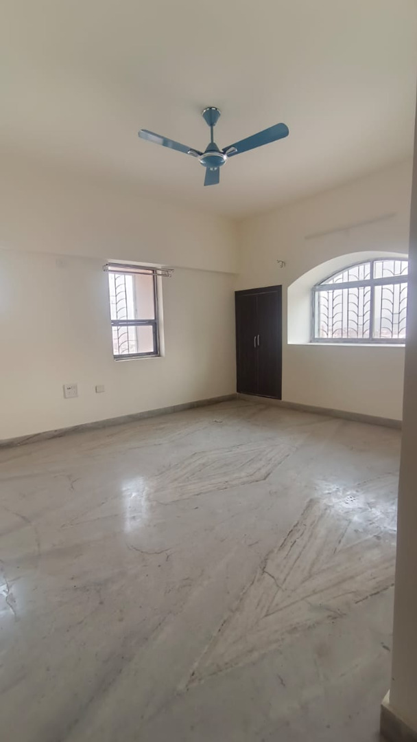 Semi Furnished 4bhk in ABC, Near Rajiv Bhawan, GS Road, SATSANG VIHAR, Tarun Nagar, Guwahati, Assam, India for Rent